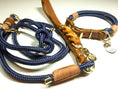 Carica l'immagine nel visualizzatore di gallerie,Halsbandset MINA in navy mit Gravur - BenzoDesign