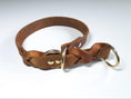 Charger l'image dans la visionneuse de galerie,Zugstophalsband Xenia aus Fettleder cognac - BenzoDesign