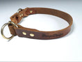 Charger l'image dans la visionneuse de galerie,Zugstophalsband Xenia aus Fettleder cognac - BenzoDesign
