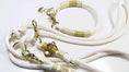 Charger l'image dans la galerie-viseur, Tau Set mariage ARMANI en blanc crème et or - BenzoDesign
